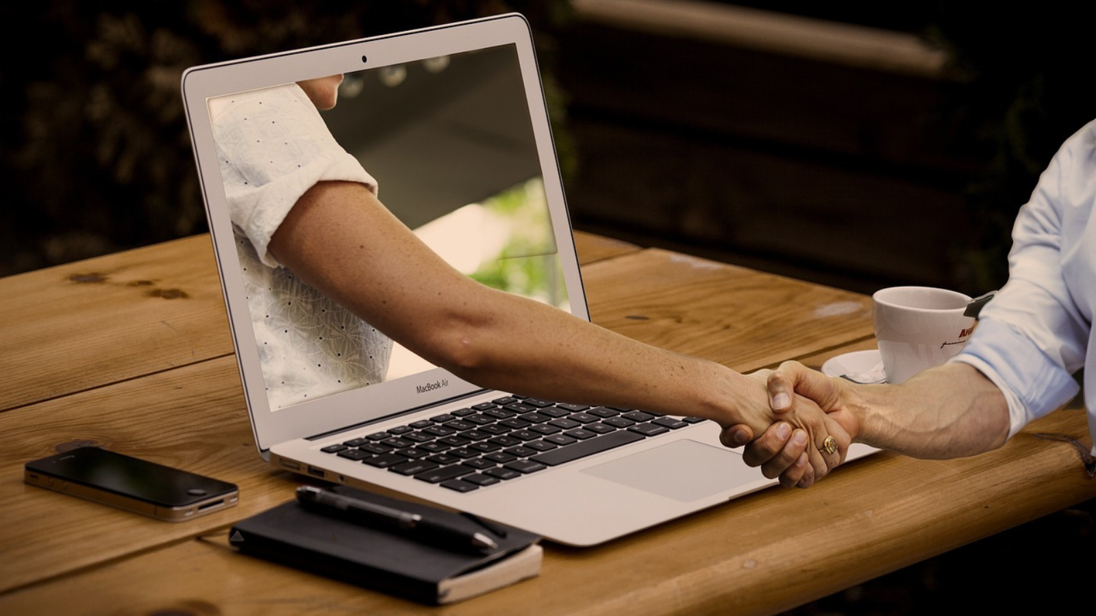 4 UC Benefits in Transforming Cross-Team Communication